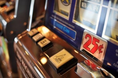 kl sore mobile app showing slot game selection including Aviator, Sweet Bonanza, and Gates of Olympus